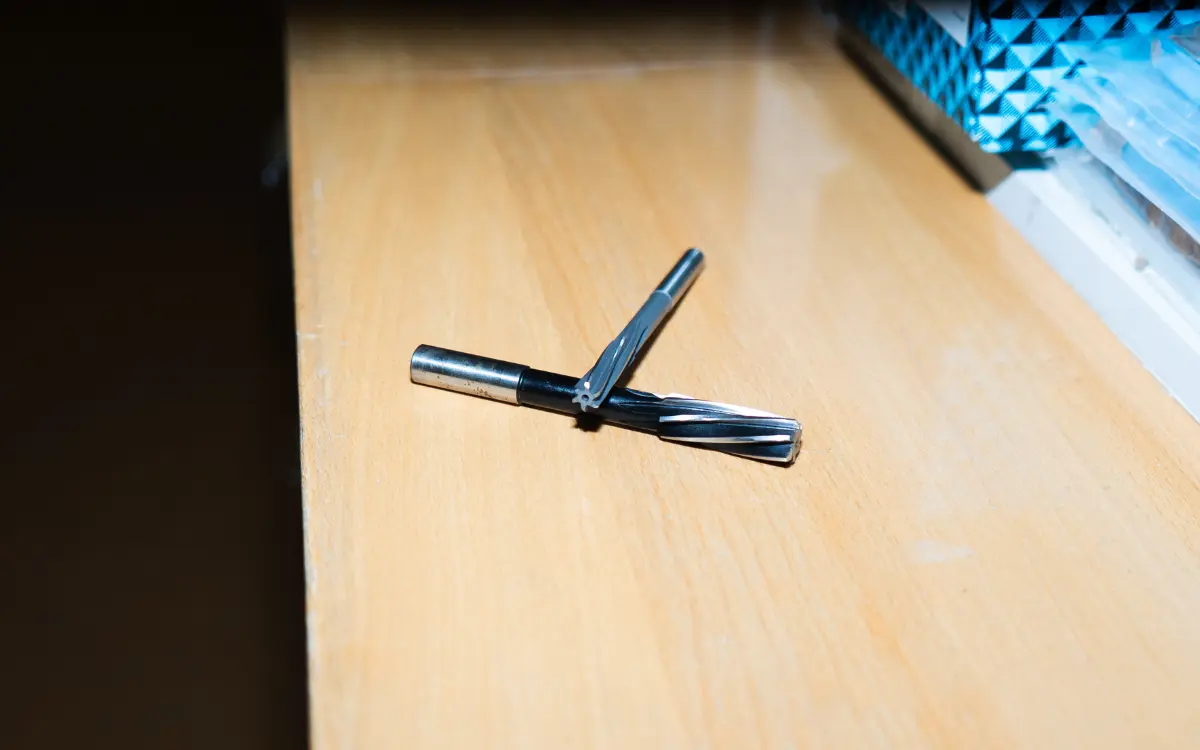 Alésoirs en métal dur et acier rapide